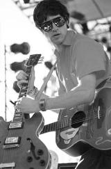 Gruff with 2 guitars