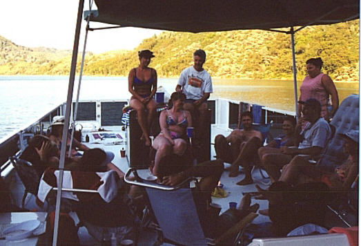 98boattop.jpg (47444 bytes)