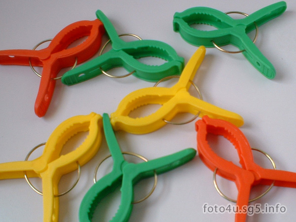 Plastic clothes pin