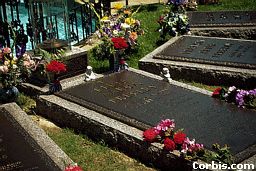 Close Up of Elvis' Grave
