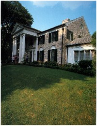 Fans touring Graceland