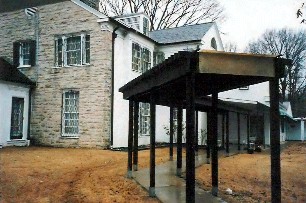 Side view of the back of Graceland.