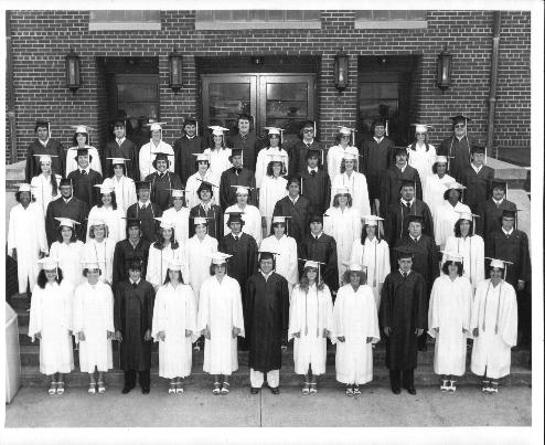 graduation.JPG (47606 bytes)