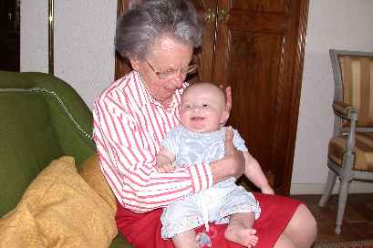 ... let me introduce to you: My GREAT-Grandmother! She lives in Southern France...