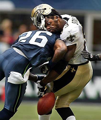 Seahawks' Ken Hamlin layin wood