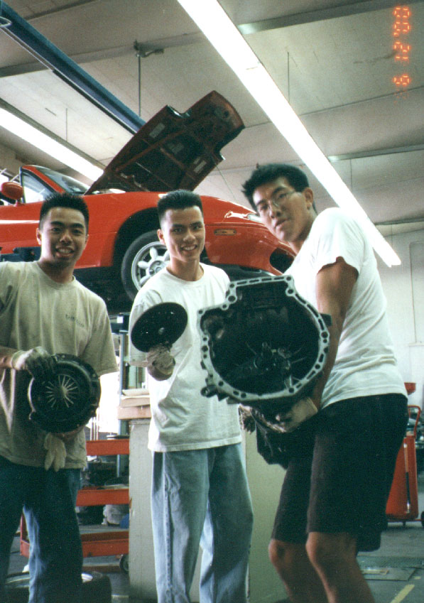 autoshop2.jpg (119921 bytes)