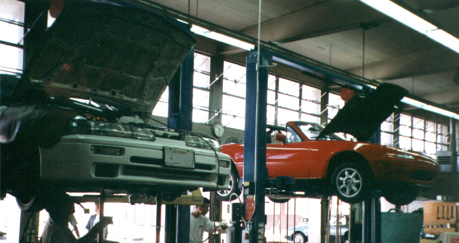 autoshop3.jpg (120917 bytes)
