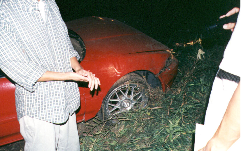 hakcrash5.jpg (120969 bytes)