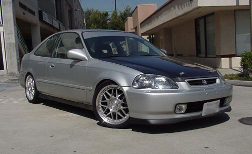 pnutcar1.jpg (36306 bytes)