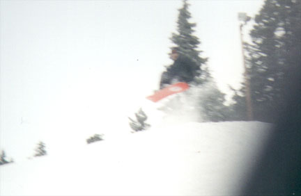 Snowjumpedassedout.jpg (11513 bytes)