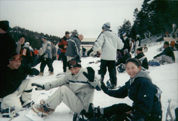 snowbombftail.jpg (25700 bytes)