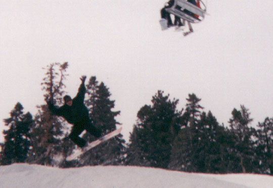 snowdownlojump.jpg (34446 bytes)