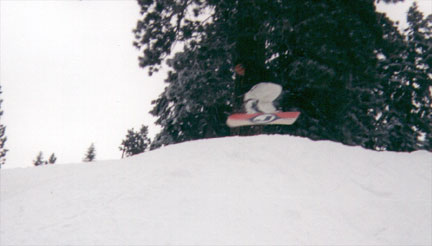 snowjumpsums2.jpg (19263 bytes)