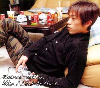 yuki, we see your cola, but where's your chocolate???tootchache again??? oh, man when will you stop eating that sweety things???