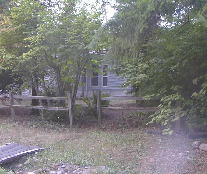 330 NE Snowcap Front Yard