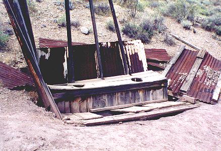 Leadfield Outhouse