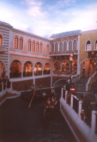 �bVenetian Casino�̪��H�yCanal