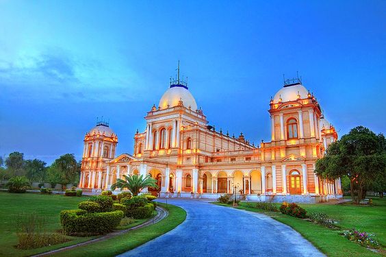 Evening in Noor Mahal: 