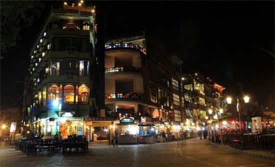 shahi qila food street lahore pakistan: 