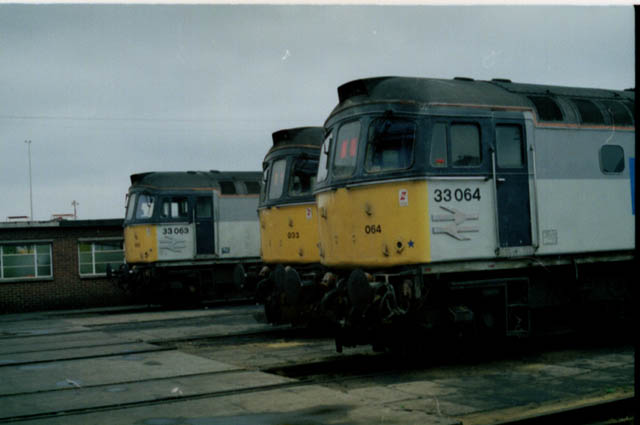 33064