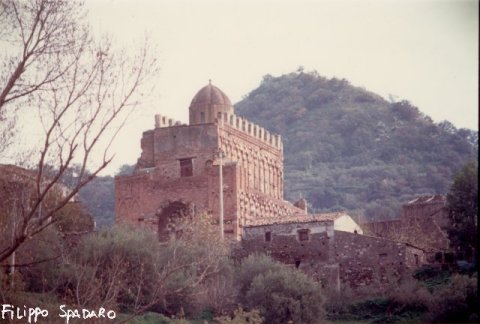 Santi Pietro e Paolo vista dal Torrente Agr�