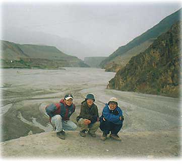 Background: Way to Tibet from Kagbeni