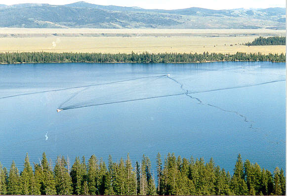 Jenny Lake.jpg (49233 bytes)
