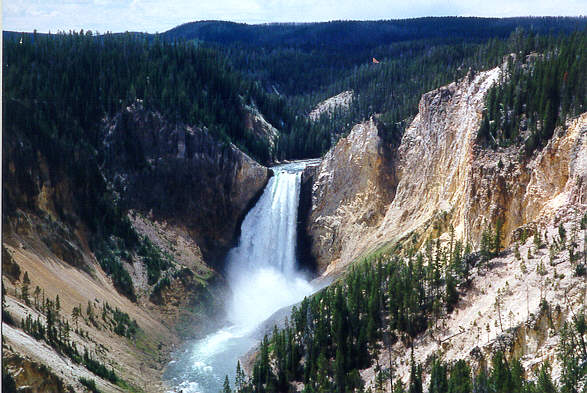 Yellowstone3.jpg (62372 bytes)