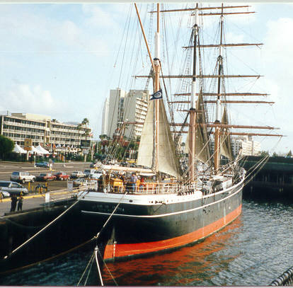 S_D_SHIP.jpg (43727 bytes)