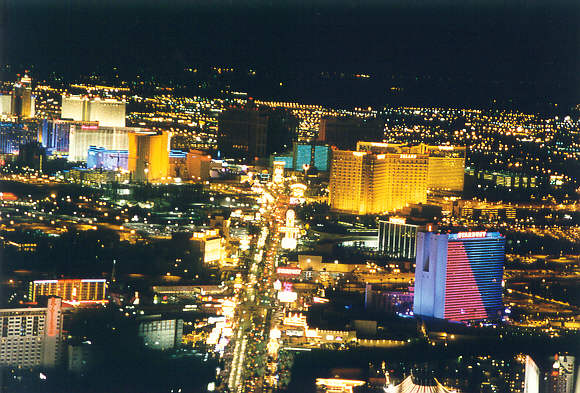 LV_NIGT2.jpg (73877 bytes)