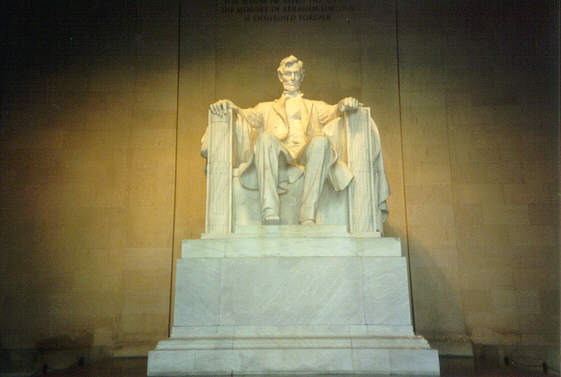 LINCOLNMEM.jpg (22927 bytes)