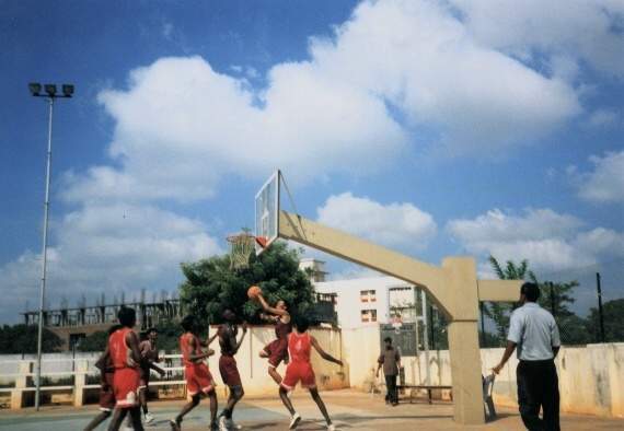 [ Allez-Hoop
from Dkembe Mutombo
to MVP Kim Duncan  ]