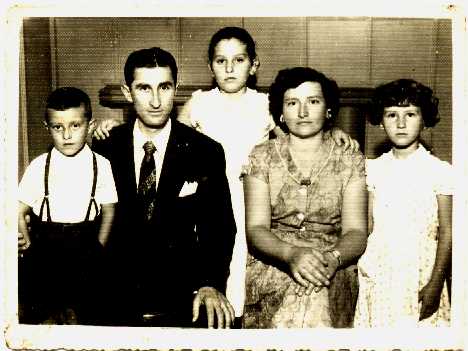 osvaldo_maria_filhos.jpg (23787 bytes)