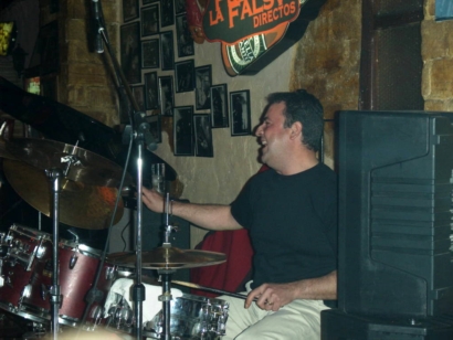 CARLOS TAPIA (BATER�A)