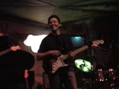 PEPE S�NCHEZ (GUITARRA, VOZ, CORROS)
