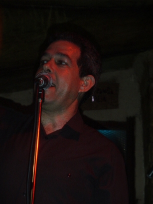 VICTOR FELICIANO (VOZ)