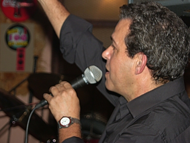 VICTOR FELICIANO (VOZ)