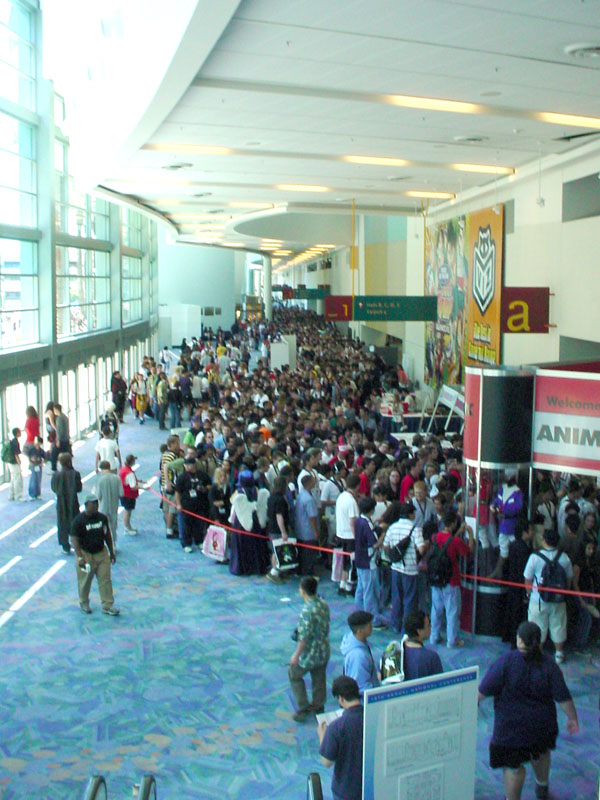 The entrance line on the first day for the dealers room!