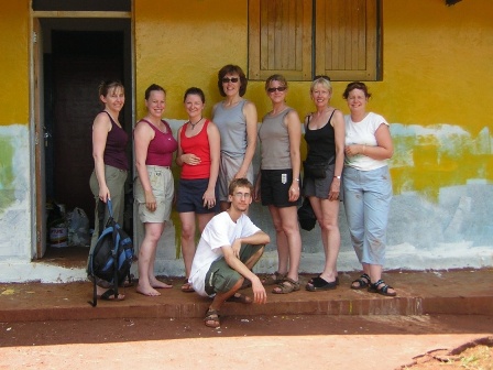Volunteeing with Softpower - painting a school