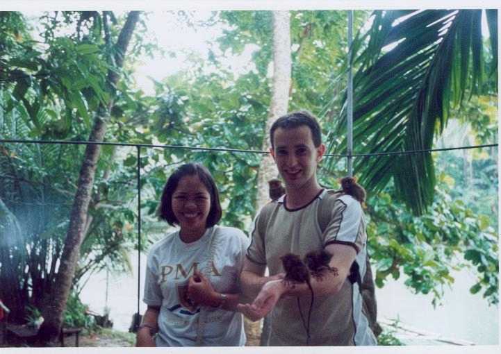 whaaaaaa the tarsiers are all over me!!
