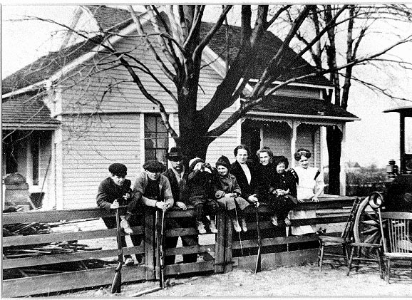 feud.jpg (147187 bytes)