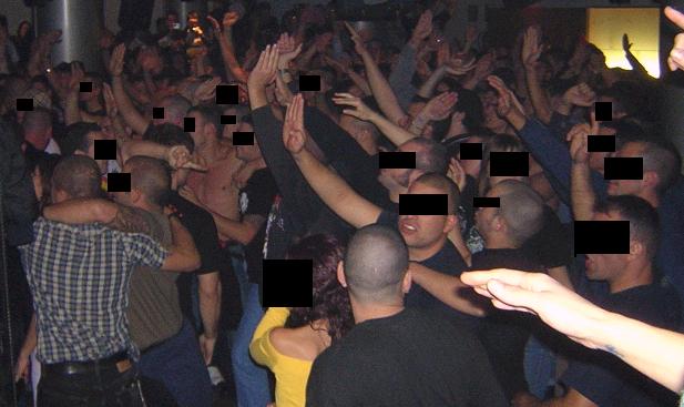 Spaniard Fest 2004. Junto al Escenario.