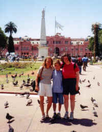 Marcela_Matias_Kelly.JPG (390424 bytes)
