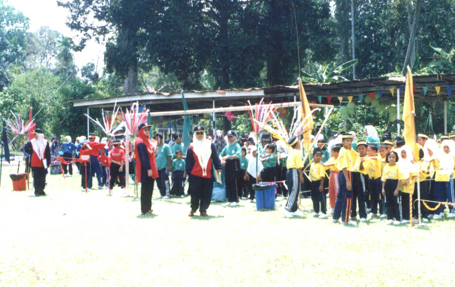 sukan.JPG (156306 bytes)