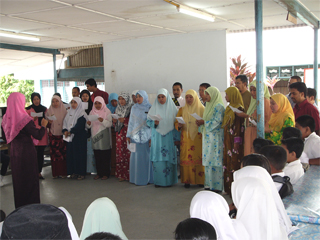 "Kami guru Malaysia...Berikrar dan berjanji..."