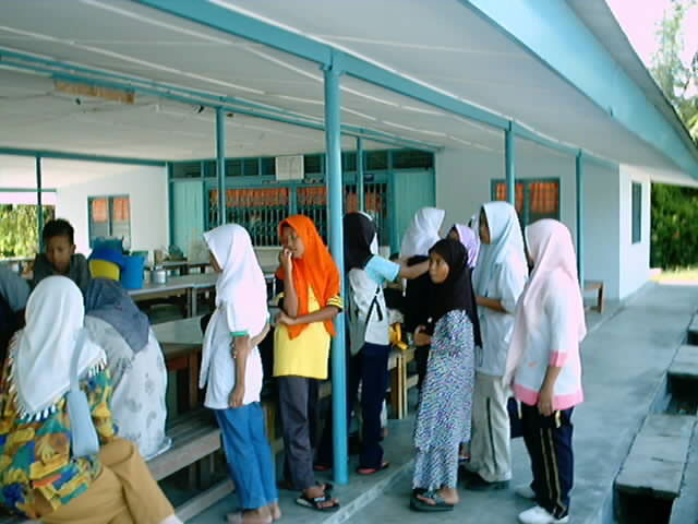 sebahagian drpd murid perempuan yg mendaftar
