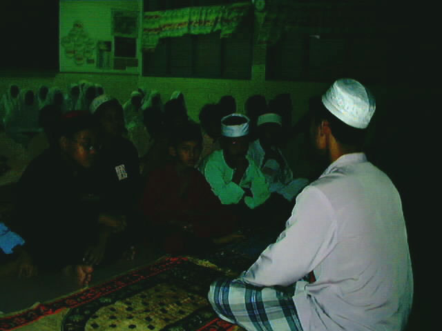 kuliah subuh oleh Ust.Wan (drpd sekolah jiran)