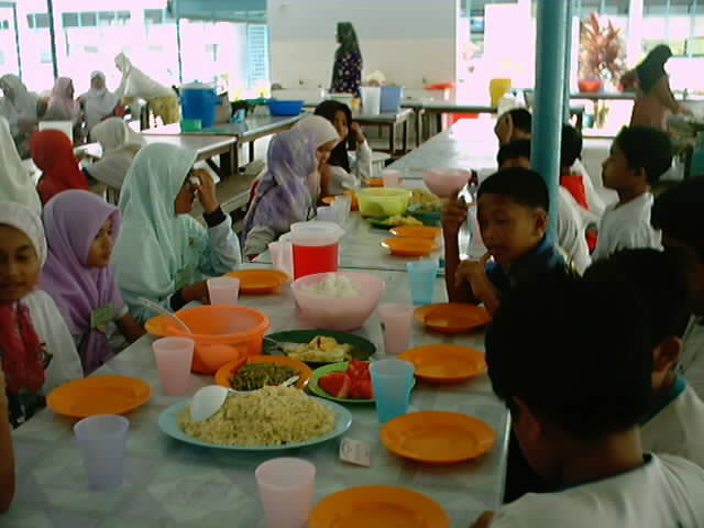 sedia untuk makan tengahari