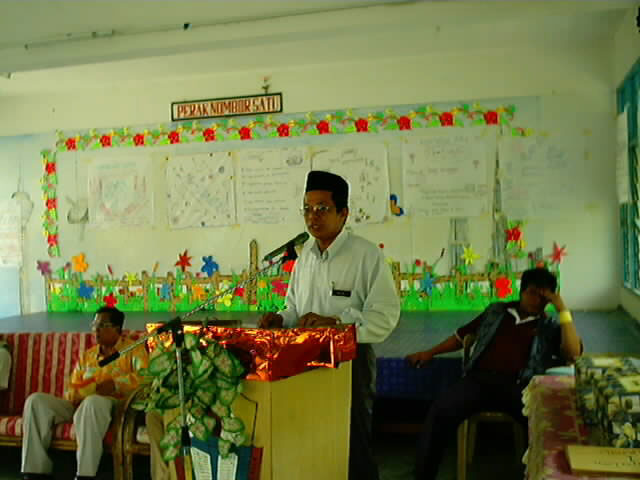 Tn.Hj.Razali b. Yusof ( guru besar SKPR ) berucap