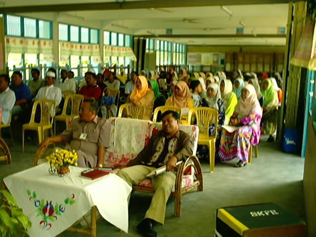 Wakil PPD Manjung dan YDP PIBG yang turut hadir